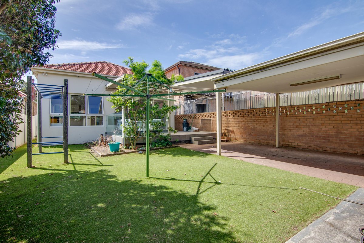 Three Bedroom Free Standing Home With Parking for Two