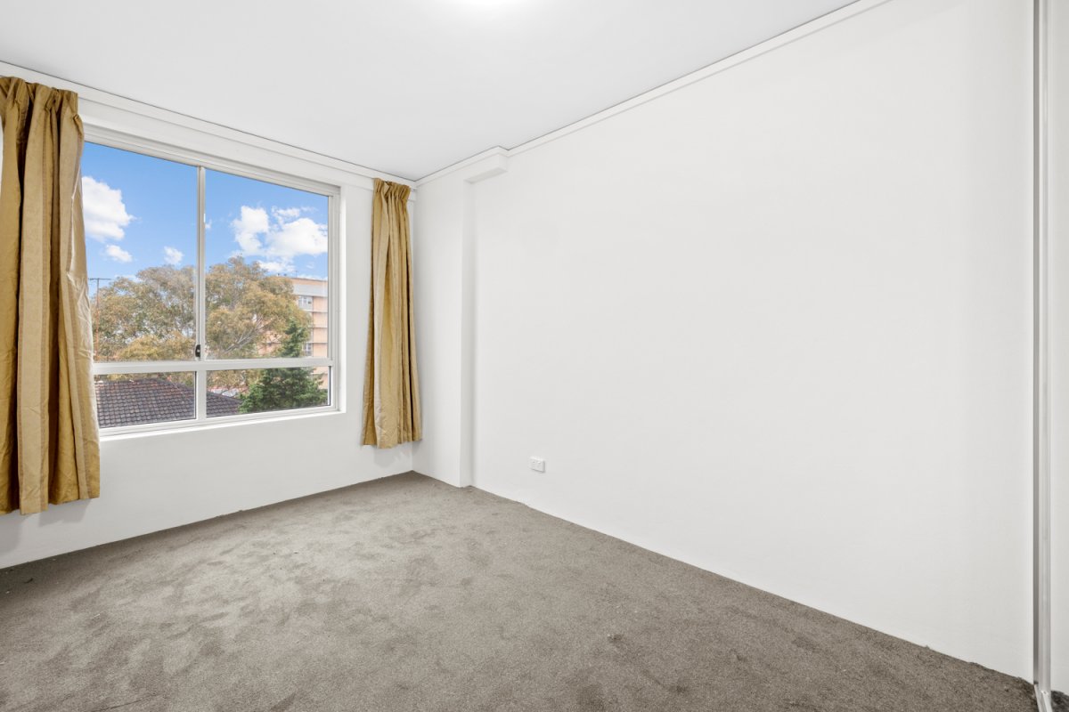 Generously sized two-bed with views