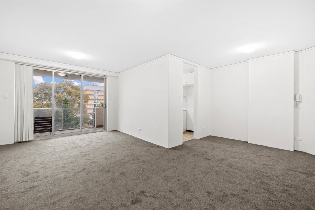 Generously sized two-bed with views