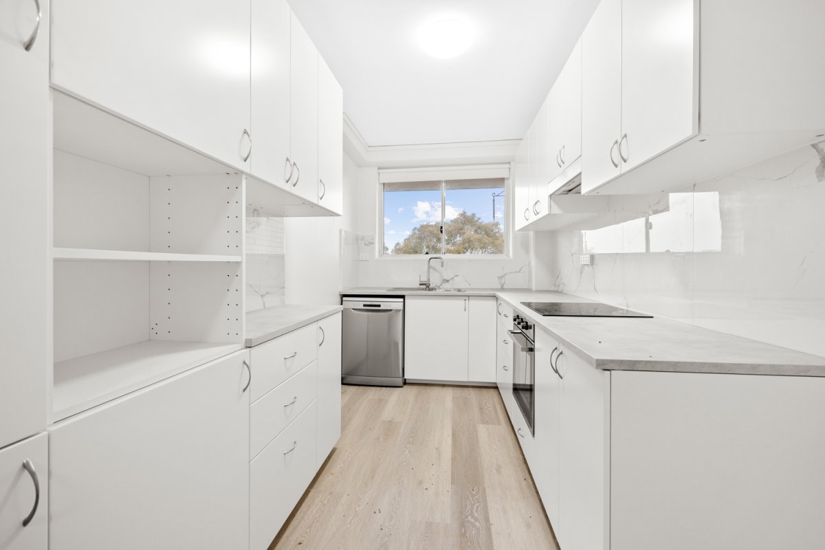 Generously sized two-bed with views